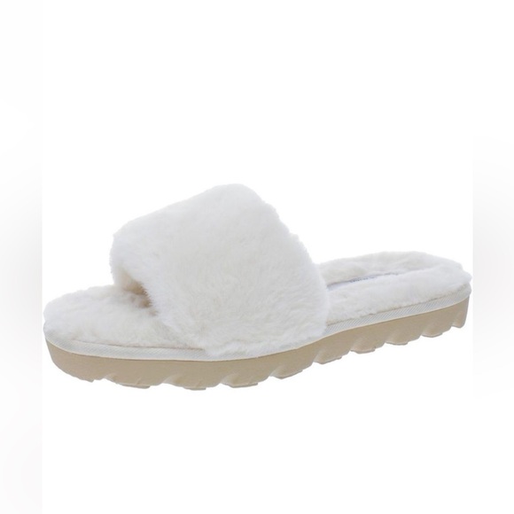 Chinese Laundry Shoes - ❄️ Chinese Laundry Rally Women’s Slide Sandal